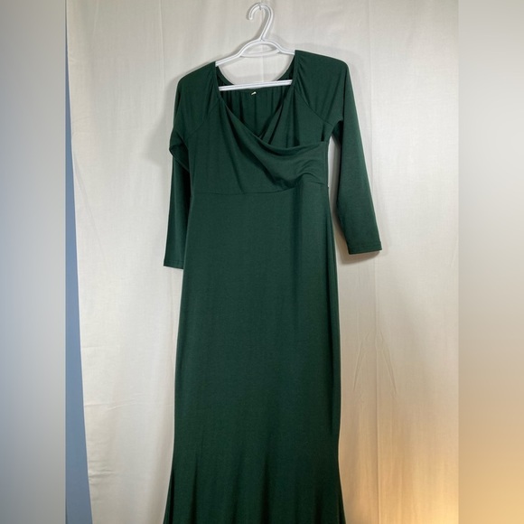 Gorgeous long, stretchy maternity photoshoot gown size small - Picture 3 of 12